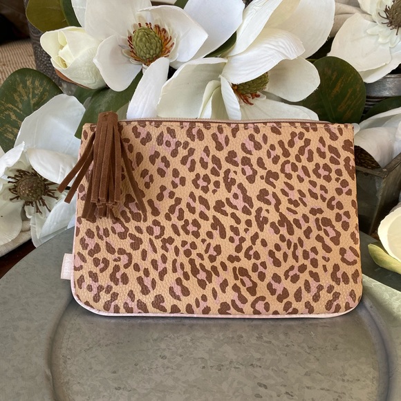 Animal print cosmetics bag - Picture 2 of 6